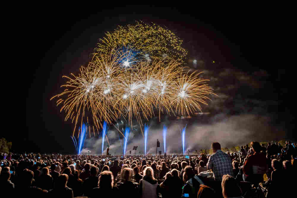 Das internationale Feuerwerkfestival: Flammende Sterne – re.flect Stuttgart
