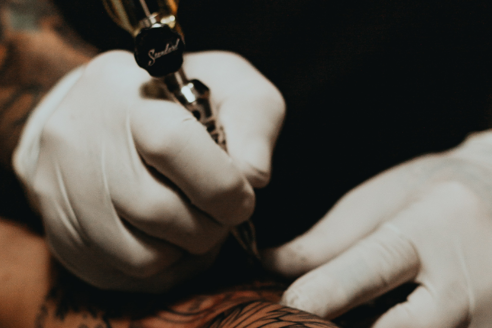 Farbe fr den Kessel: Tattoo-Studios in Stuttgart drfen wieder  erffnenre.flect Stuttgart