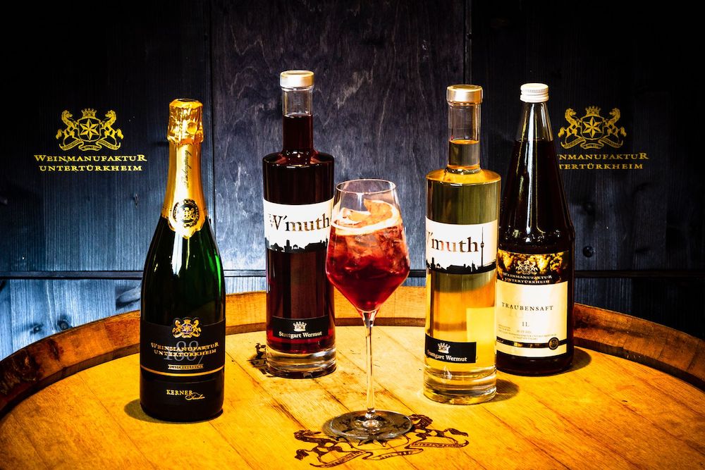 Flaschen und Getränke der Weinmanufaktur Untertürkheim