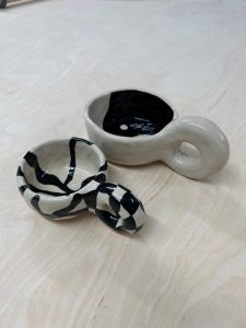 Im atelier akok kreiert Isi besondere Keramik.