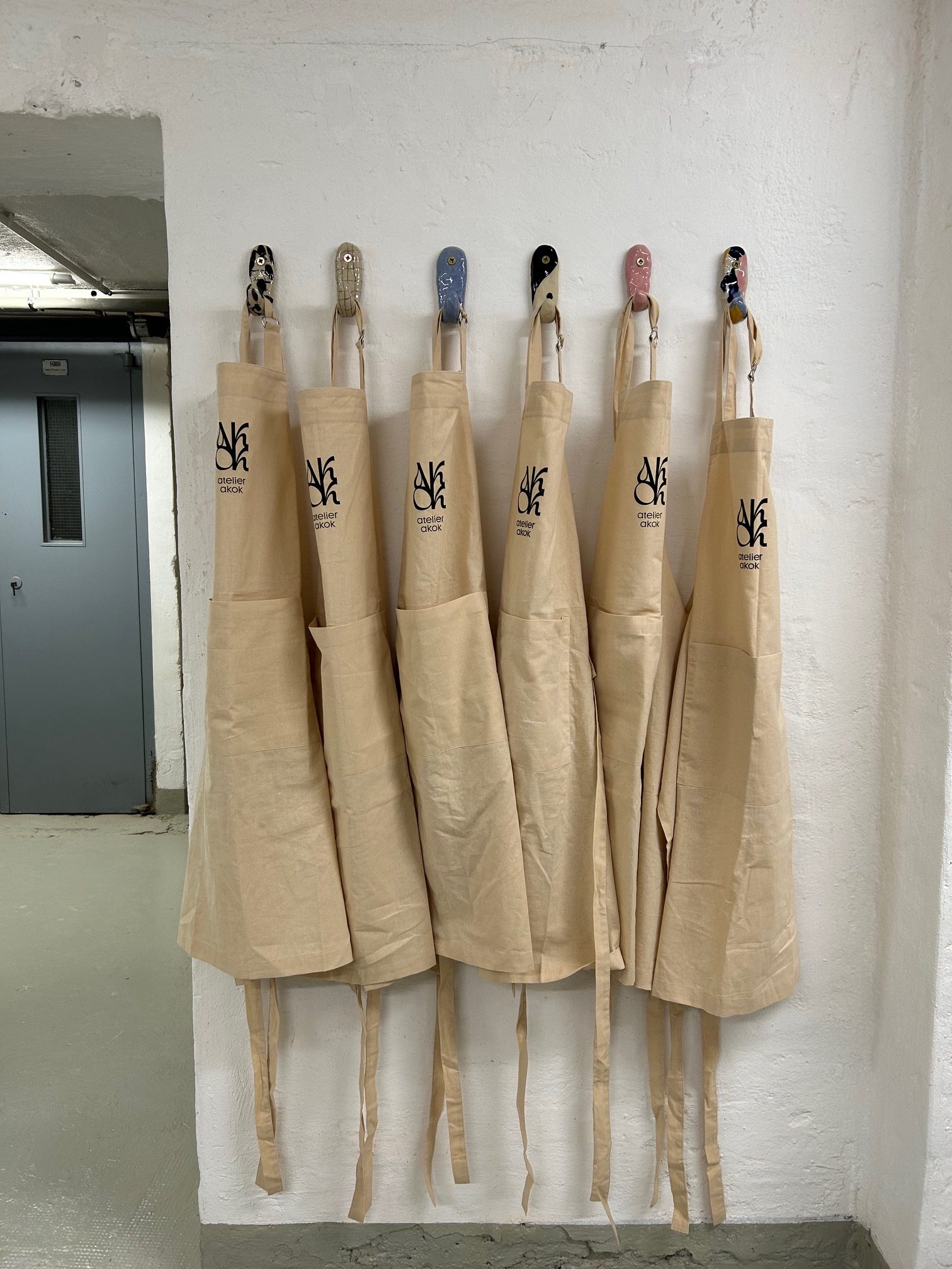 Im atelier akok kreiert Isi besondere Keramik.