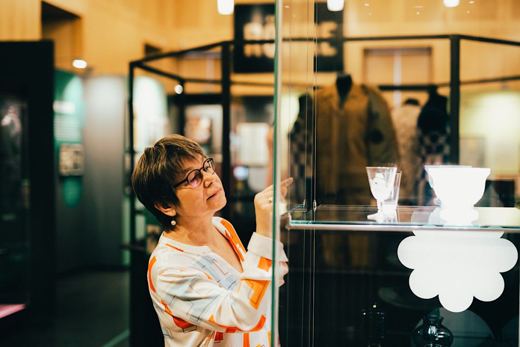 Kuratorin Dr. Edith Neumann