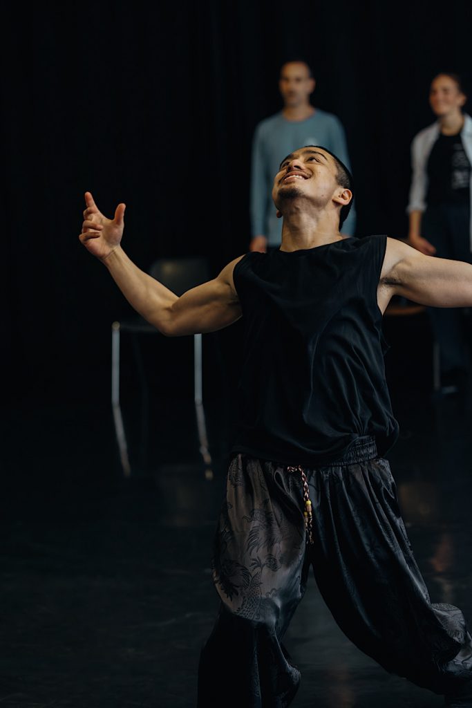 Welche Wette gewinnt? Die Antwort gibt es bei „LUCK / UNLUCK“ im Theaterhaus Stuttgart.